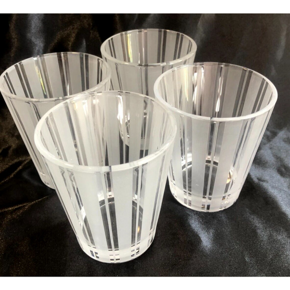Nest Fragrances New York Frosted Stripe Drink Glasses Bar Cocktails Rocks Set 4 - Picture 1 of 5
